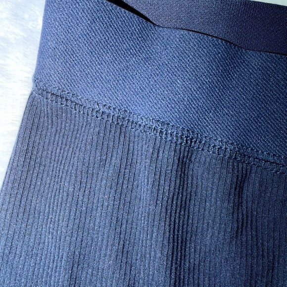 SKIMS Women's Loungewear - Picture 7 of 14